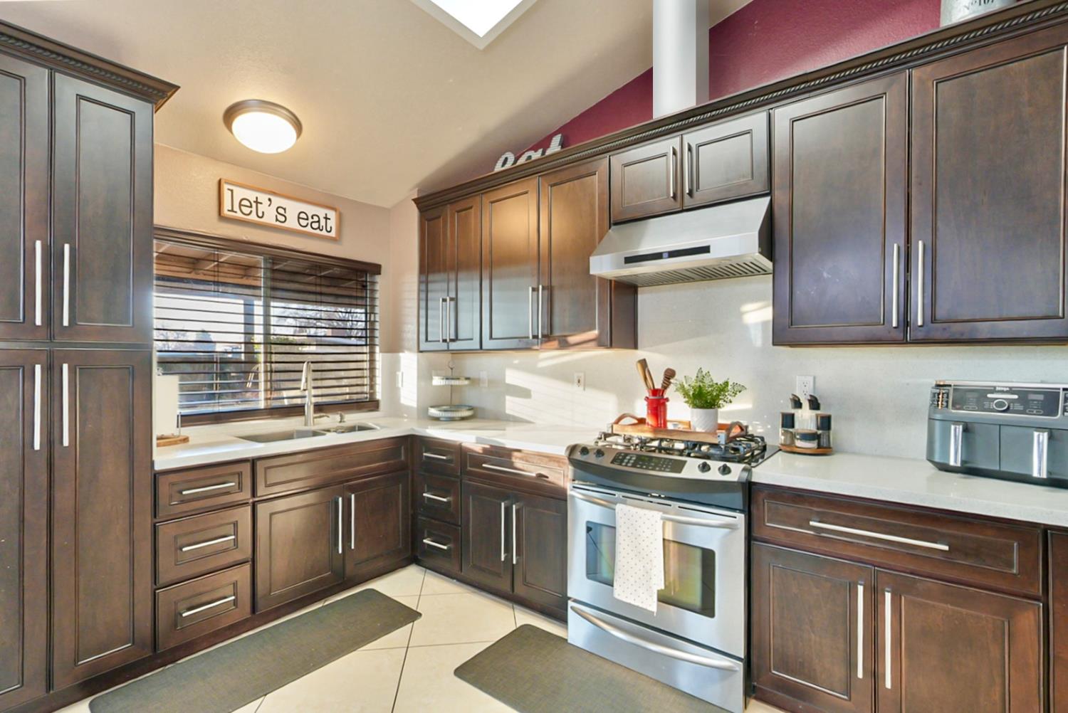 1421 Riverette Dr, Modesto, CA 95351