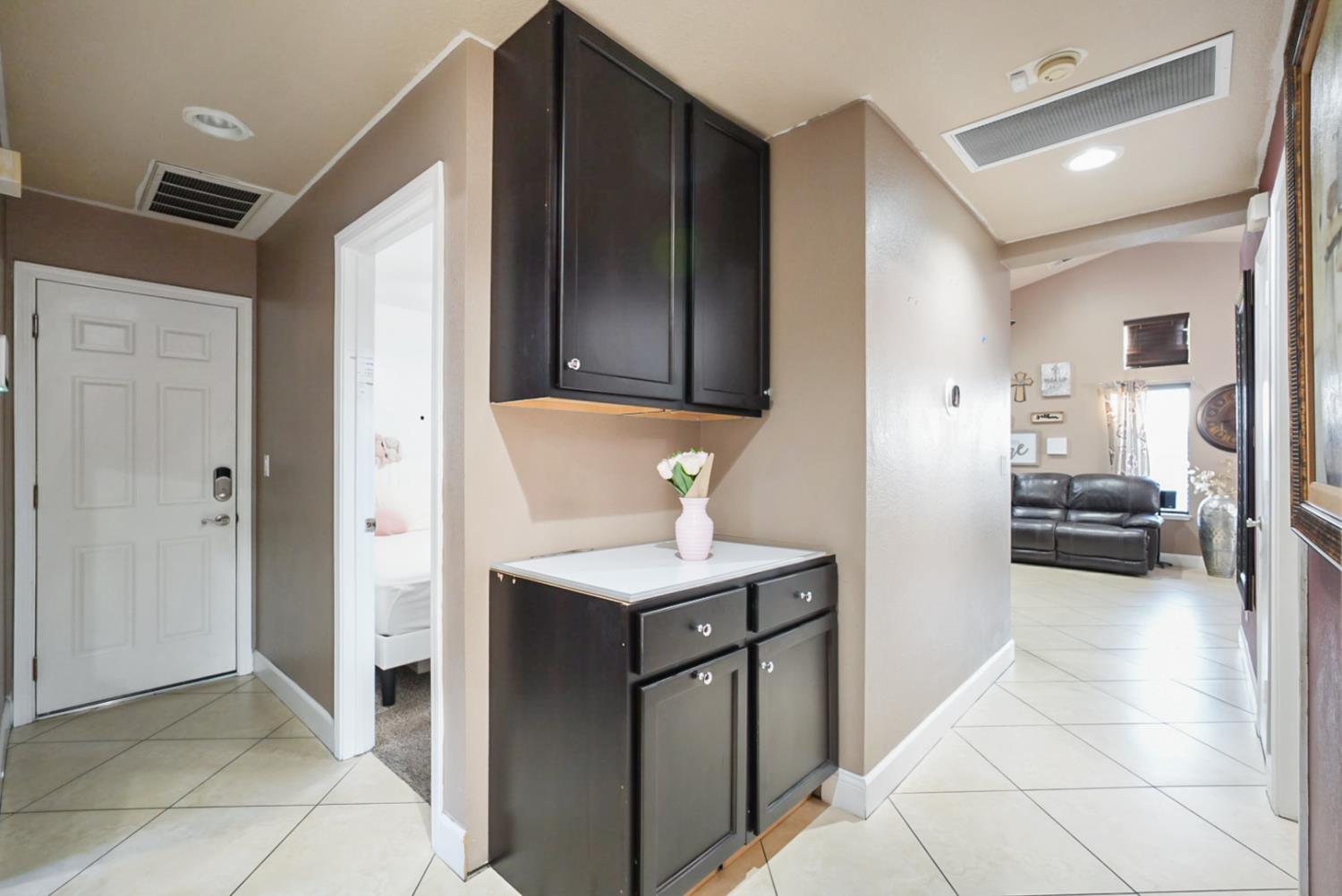 1421 Riverette Dr, Modesto, CA 95351