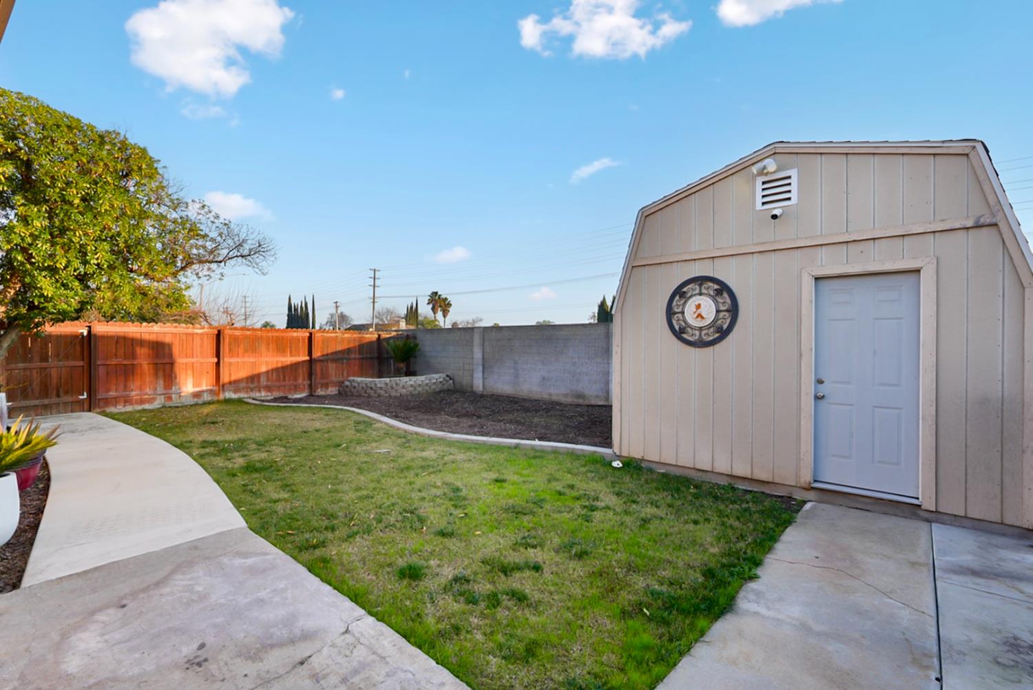 1421 Riverette Dr, Modesto, CA 95351