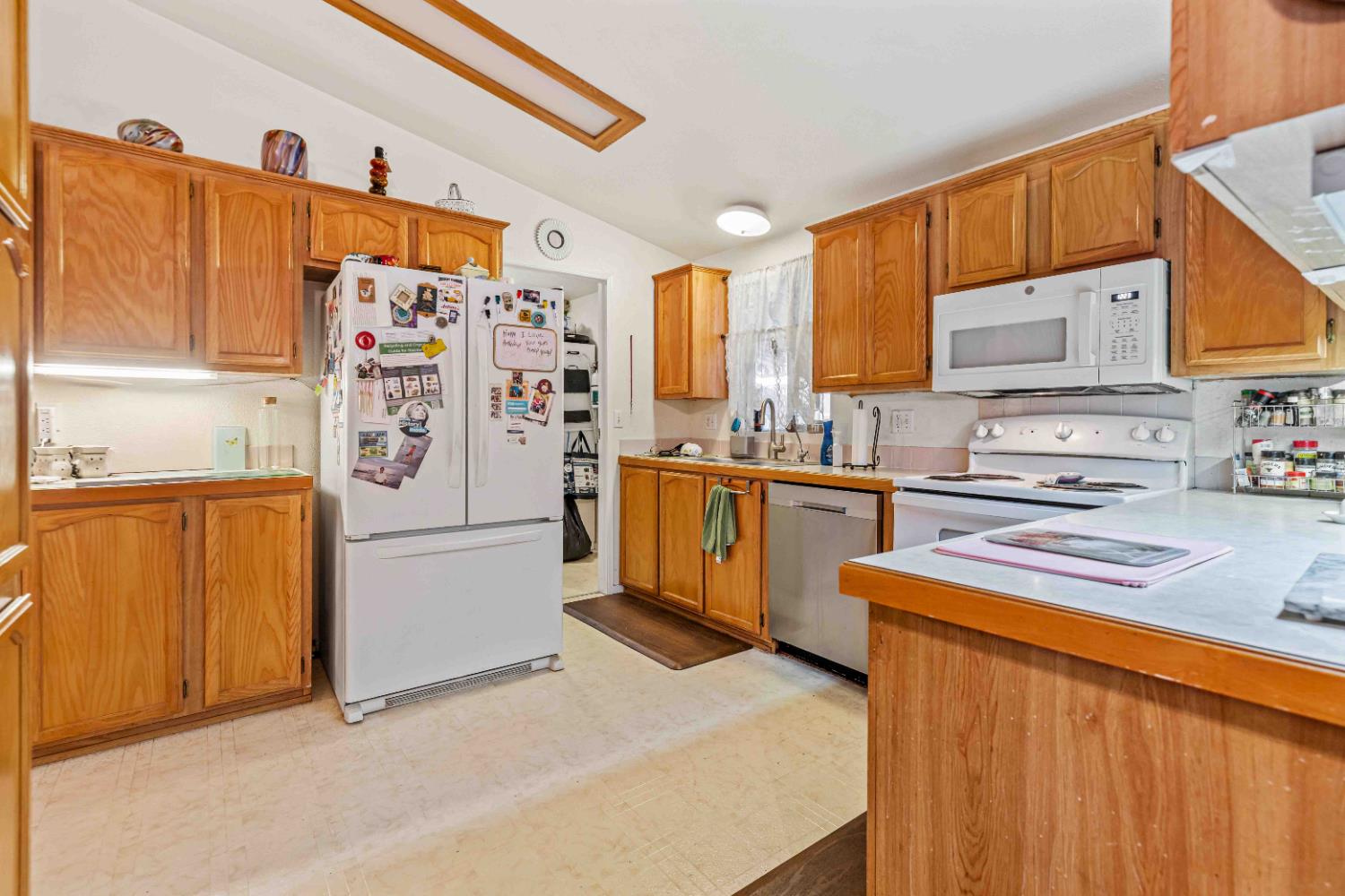 2621 Prescott Rd #53, Modesto, CA 95350