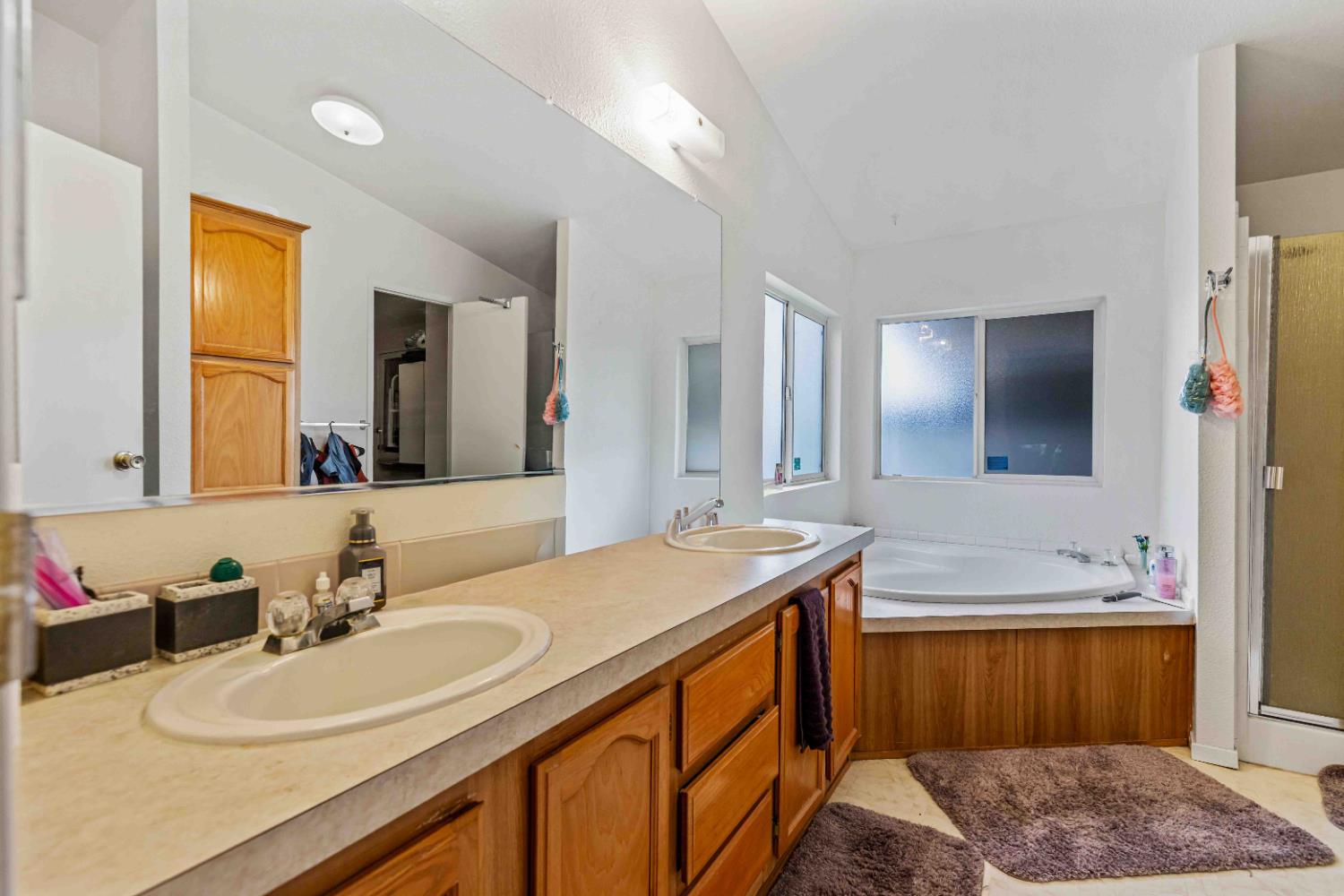 2621 Prescott Rd #53, Modesto, CA 95350