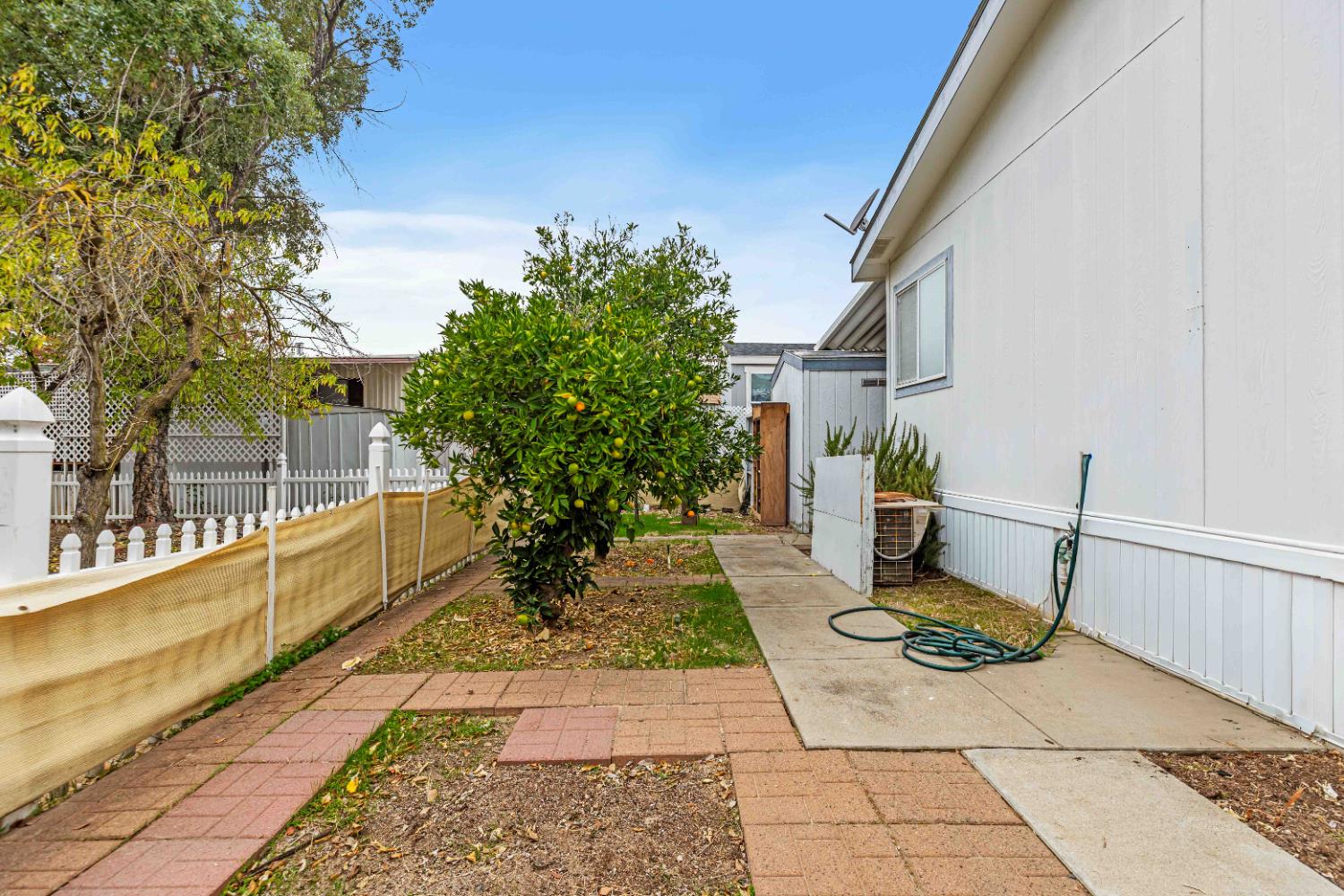 2621 Prescott Rd #53, Modesto, CA 95350