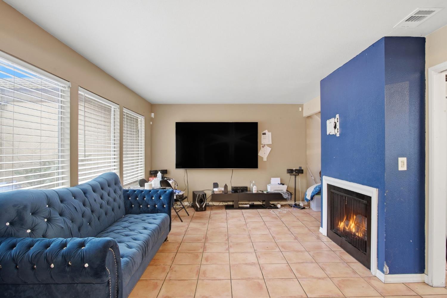 3548 Fawndale Dr, Modesto, CA 95356