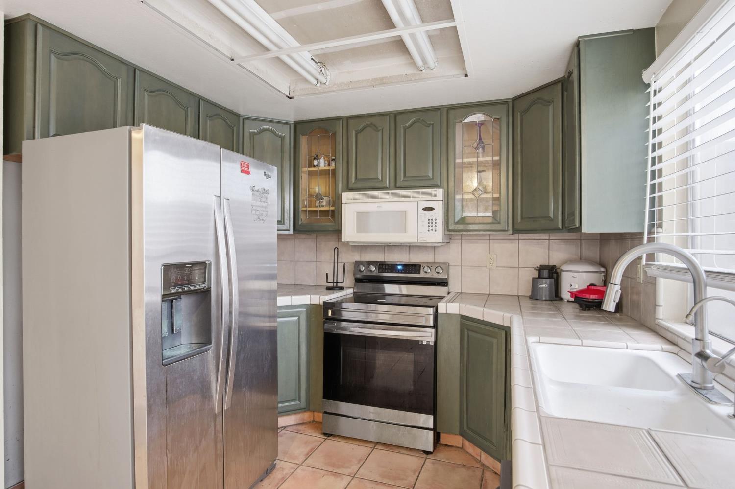 3548 Fawndale Dr, Modesto, CA 95356