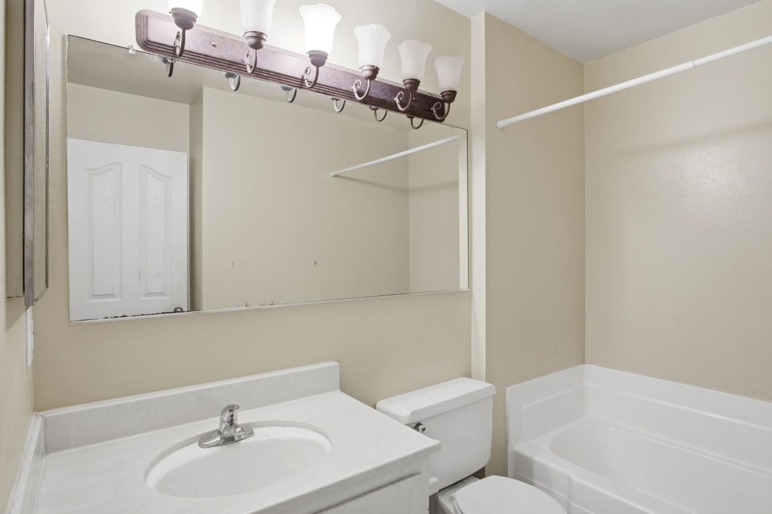 3548 Fawndale Dr, Modesto, CA 95356