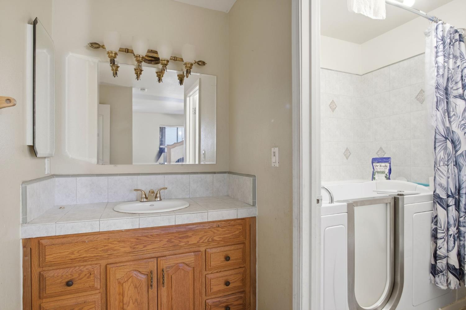 3548 Fawndale Dr, Modesto, CA 95356