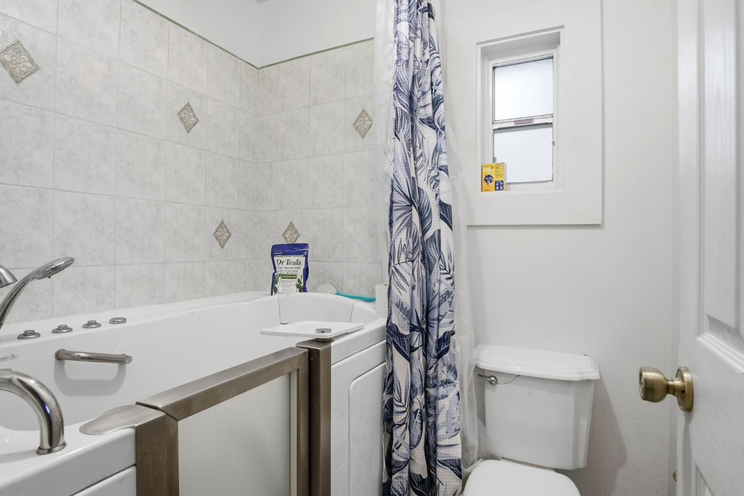 3548 Fawndale Dr, Modesto, CA 95356