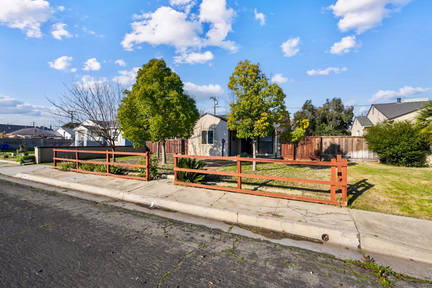 1899 Union Ave, Merced, CA 95340