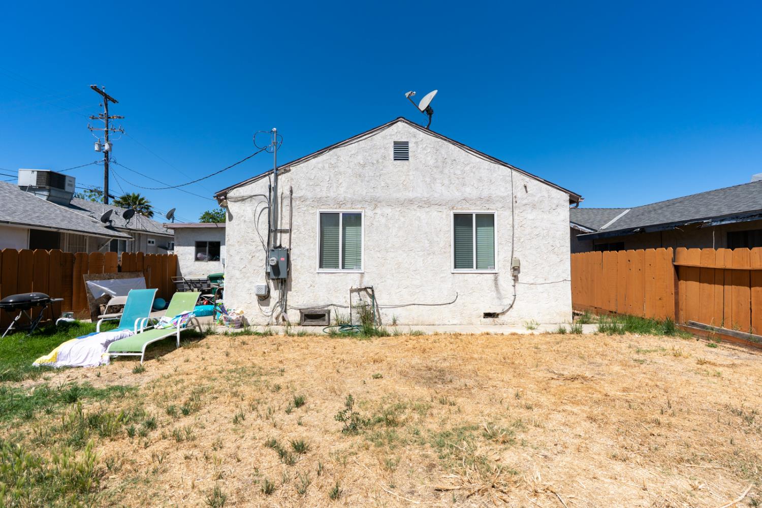 1333 1345 Frank Ave, Dos Palos, CA 93620