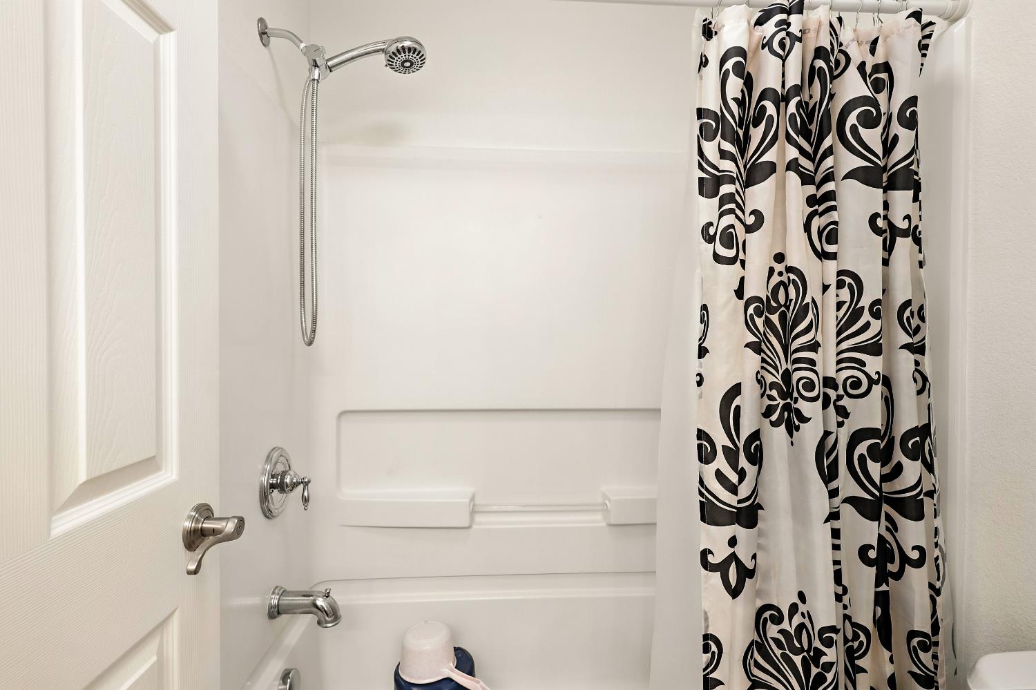 9790 Heatherhearst Dr, Chowchilla, CA 93610