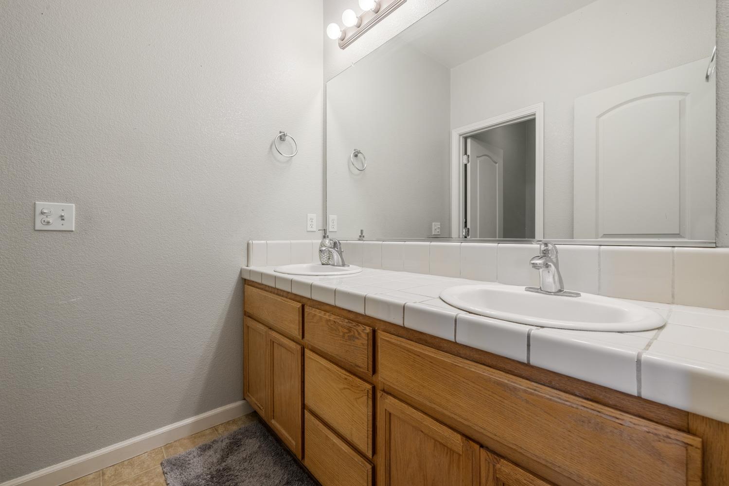 3240 Lemmons, Riverbank, CA 95367