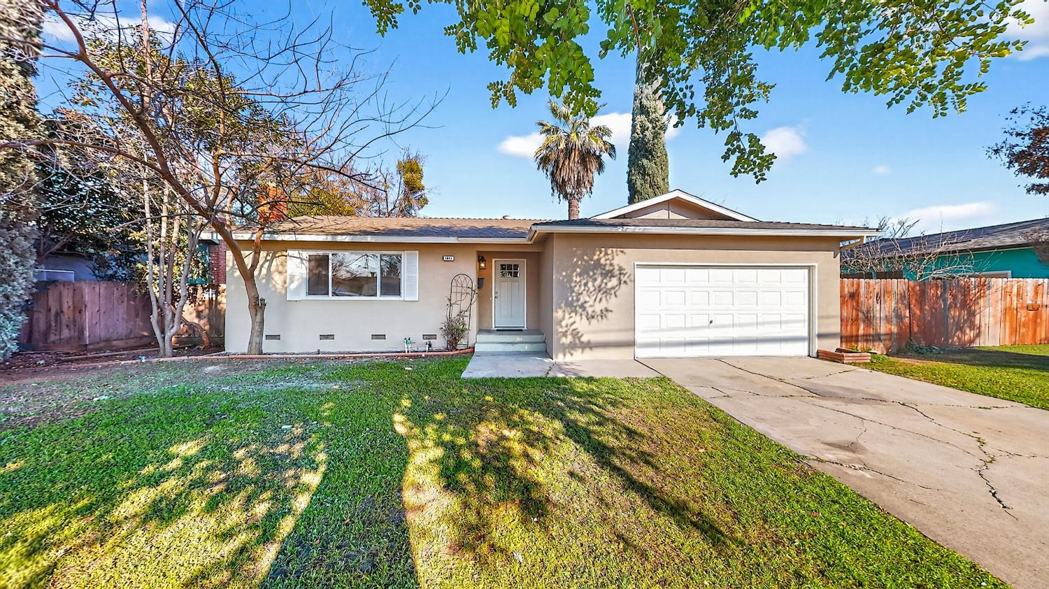 1611 E Olive Ave, Merced, CA 95340