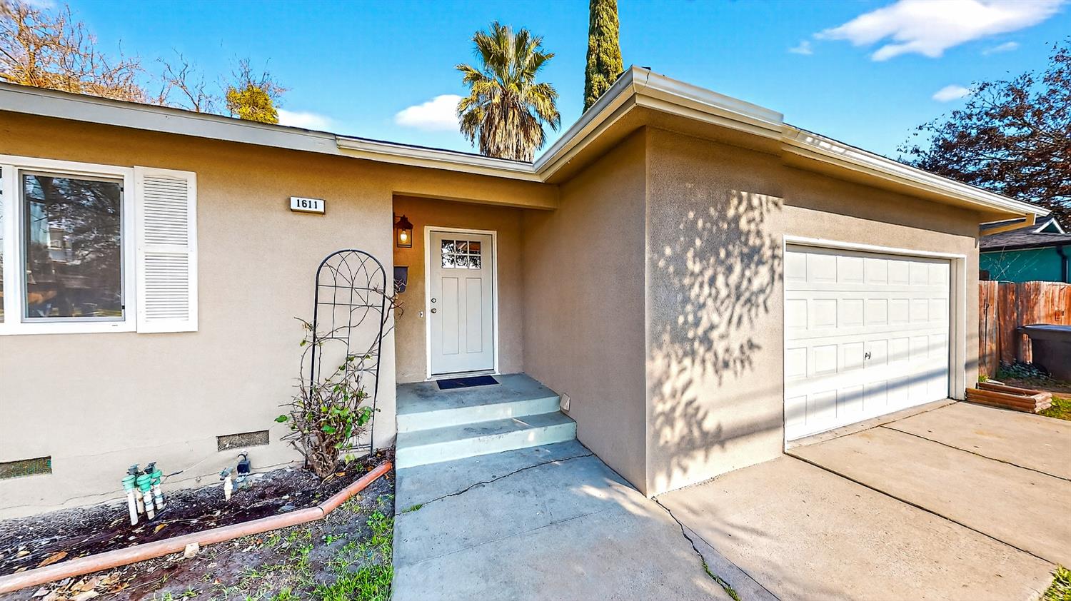 1611 E Olive Ave, Merced, CA 95340