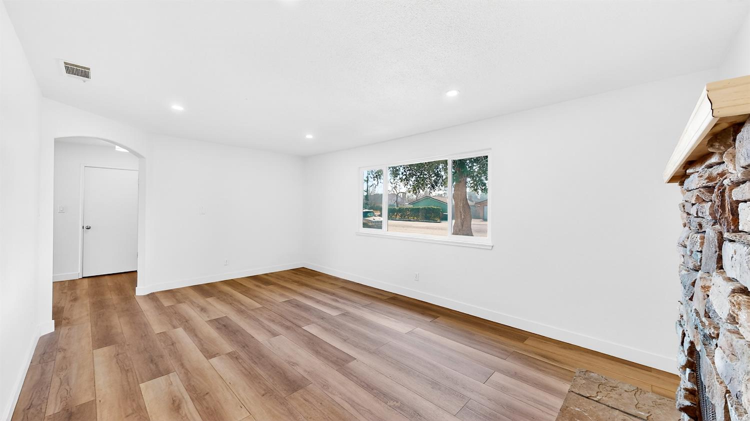 1611 E Olive Ave, Merced, CA 95340