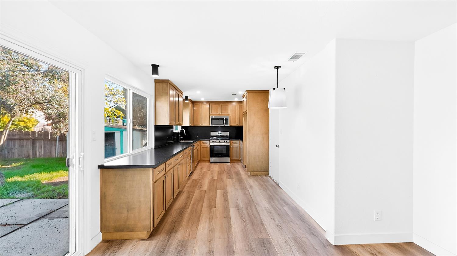 1611 E Olive Ave, Merced, CA 95340