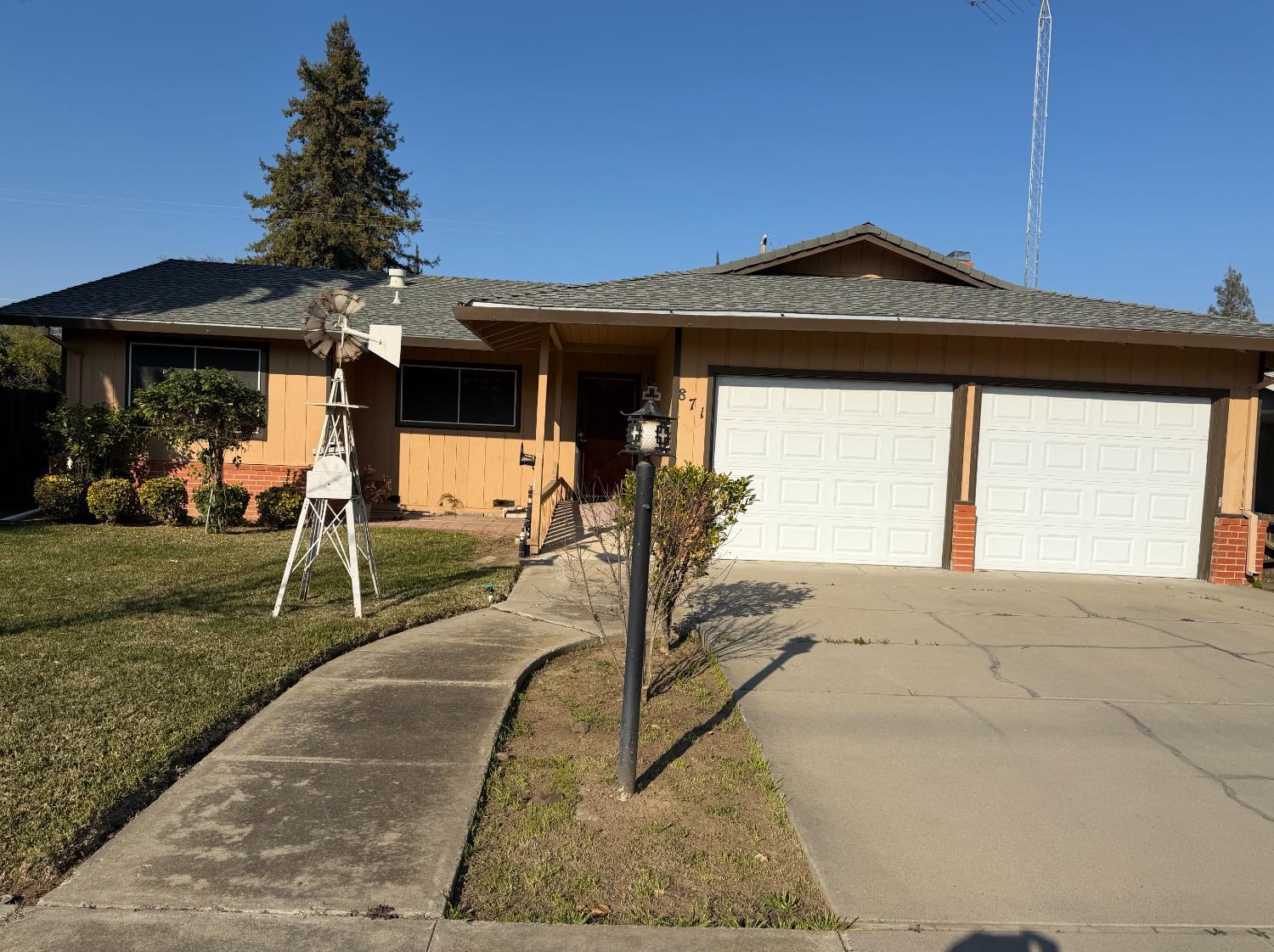 871 Sperry Ave, Patterson, CA 95363