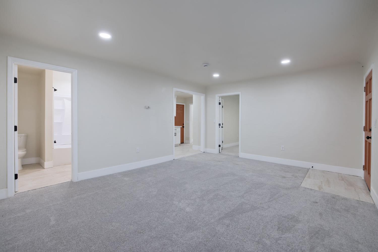 600 E Tulare St, Avenal, CA 93204