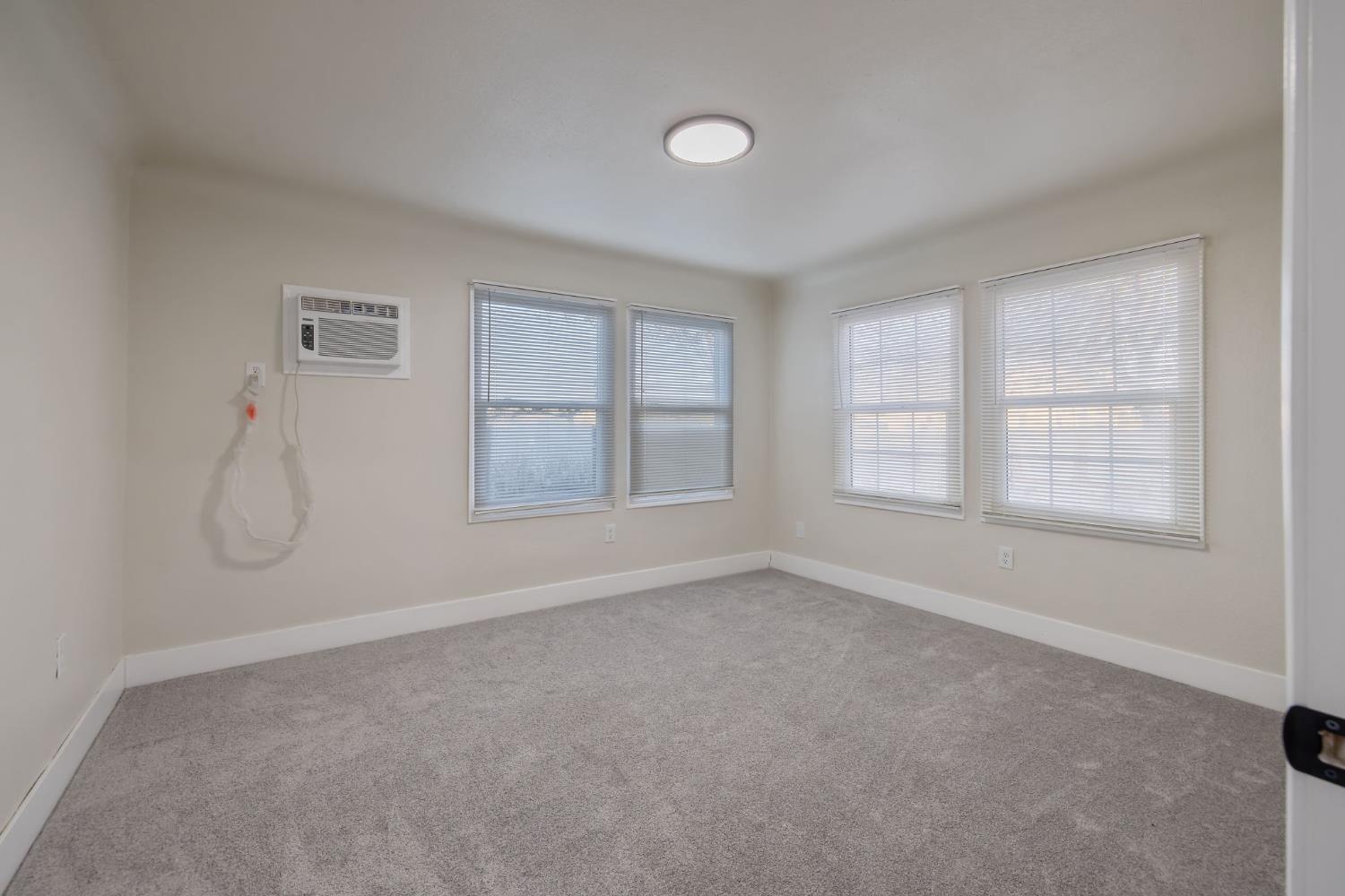 600 E Tulare St, Avenal, CA 93204