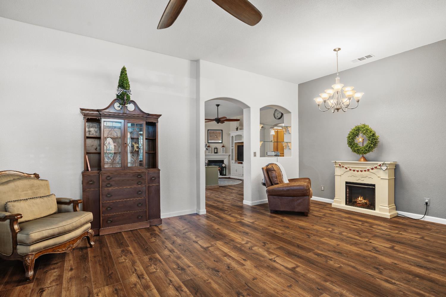 5725 Wild Cat Ct, Riverbank, CA 95367