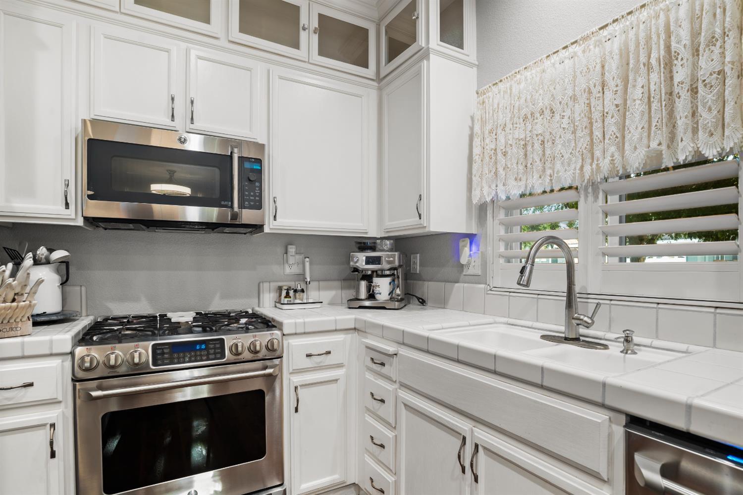 5725 Wild Cat Ct, Riverbank, CA 95367