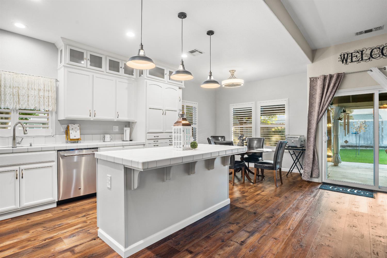 5725 Wild Cat Ct, Riverbank, CA 95367