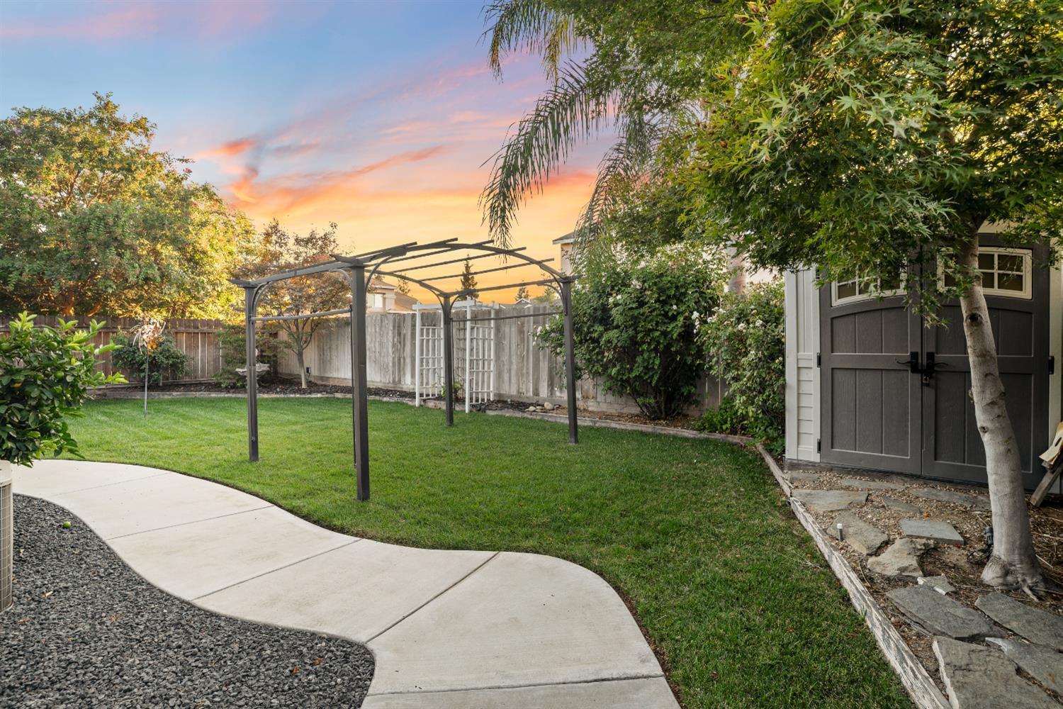 5725 Wild Cat Ct, Riverbank, CA 95367