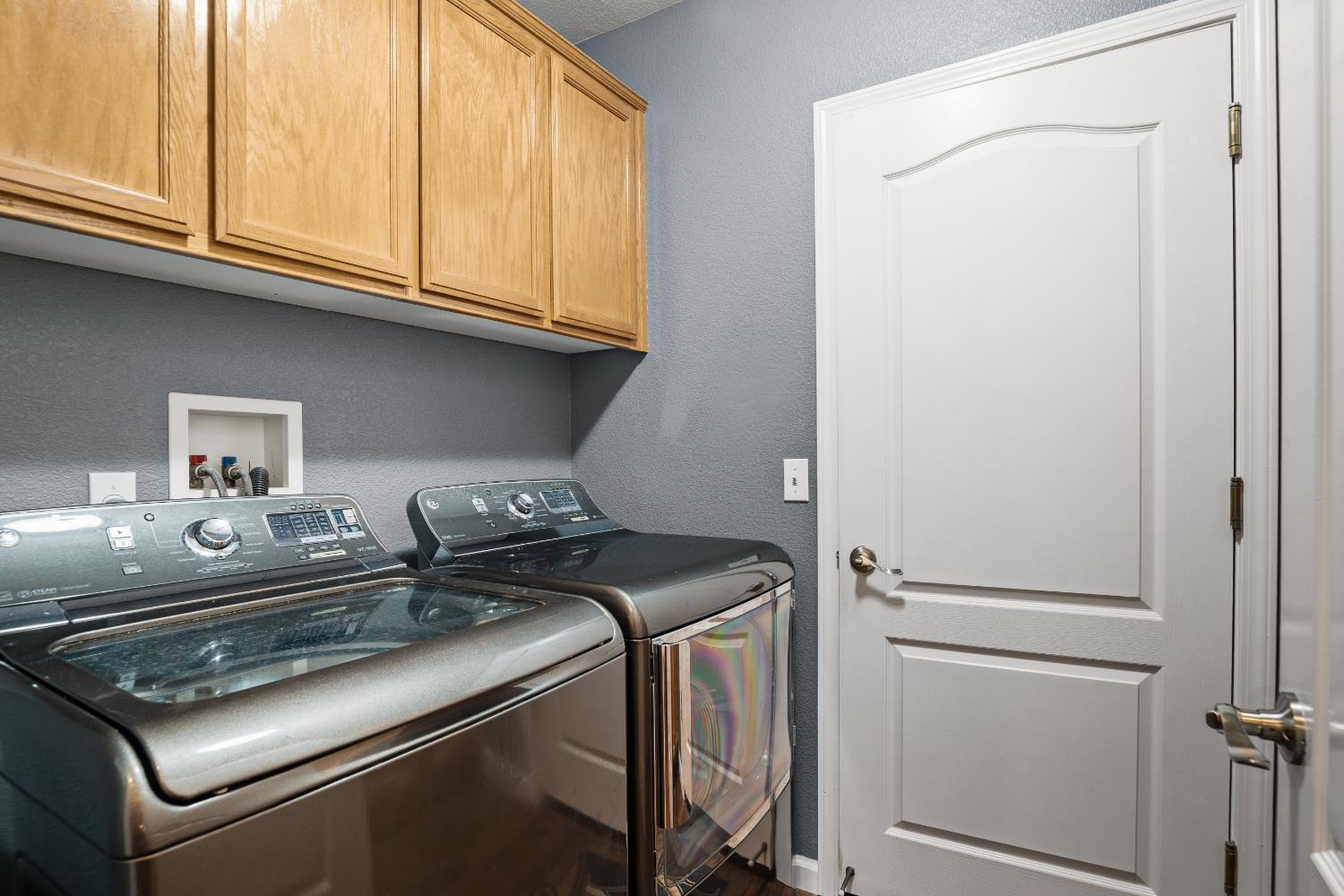 5725 Wild Cat Ct, Riverbank, CA 95367