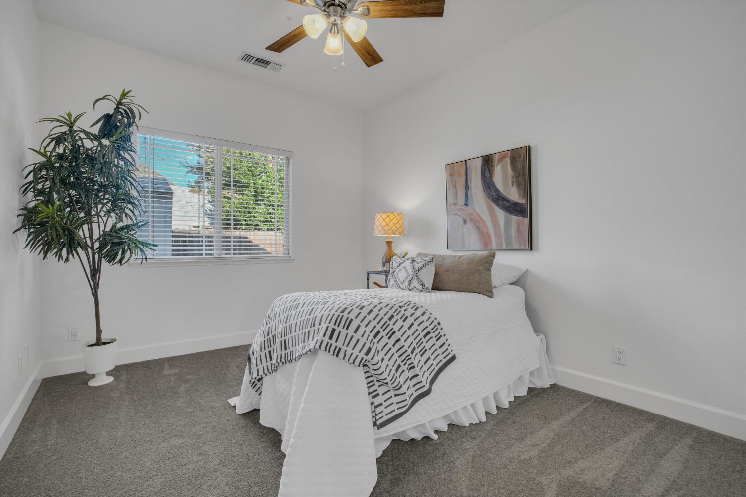 1940 Erin Way, Turlock, CA 95382