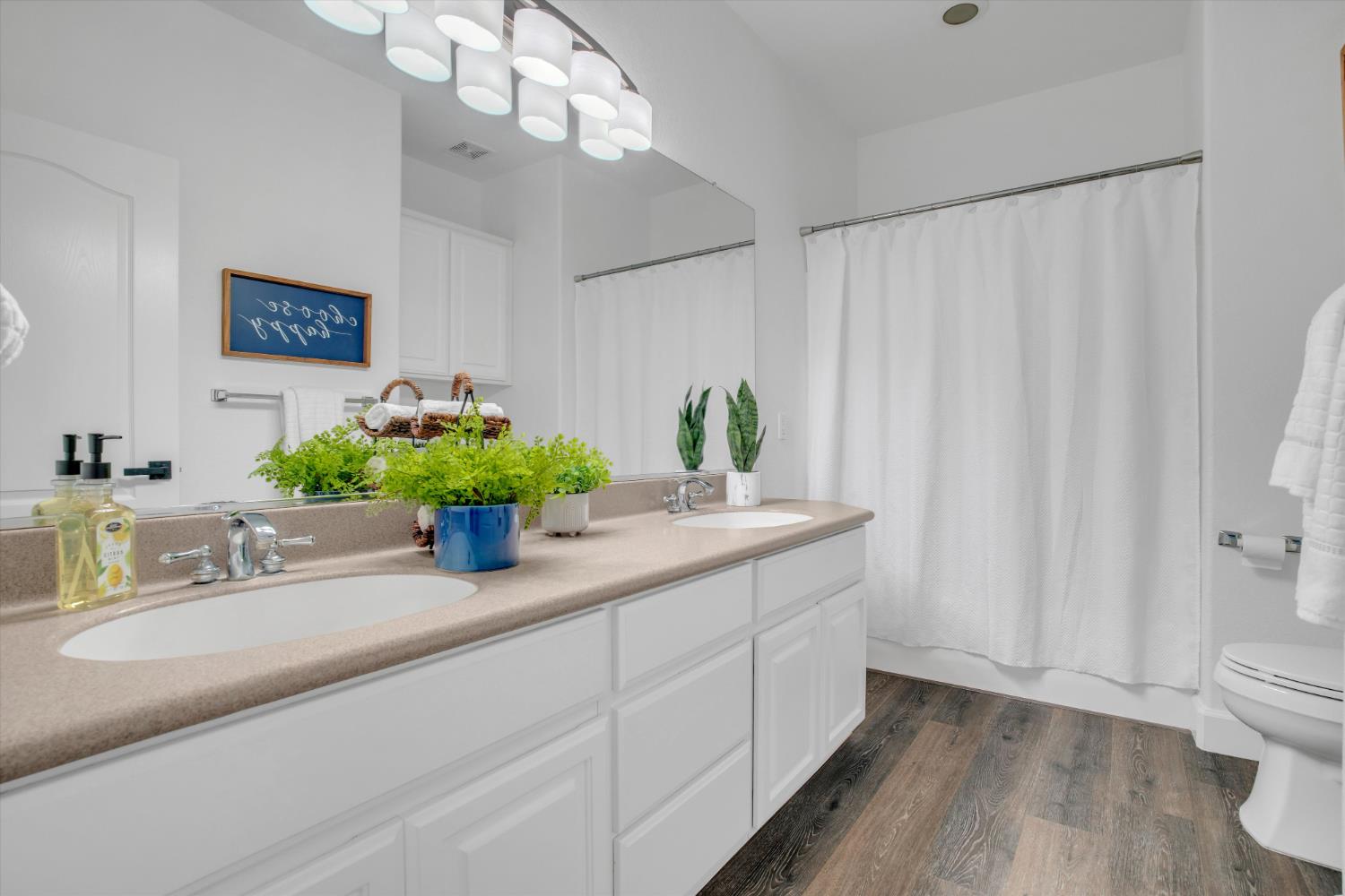 1940 Erin Way, Turlock, CA 95382