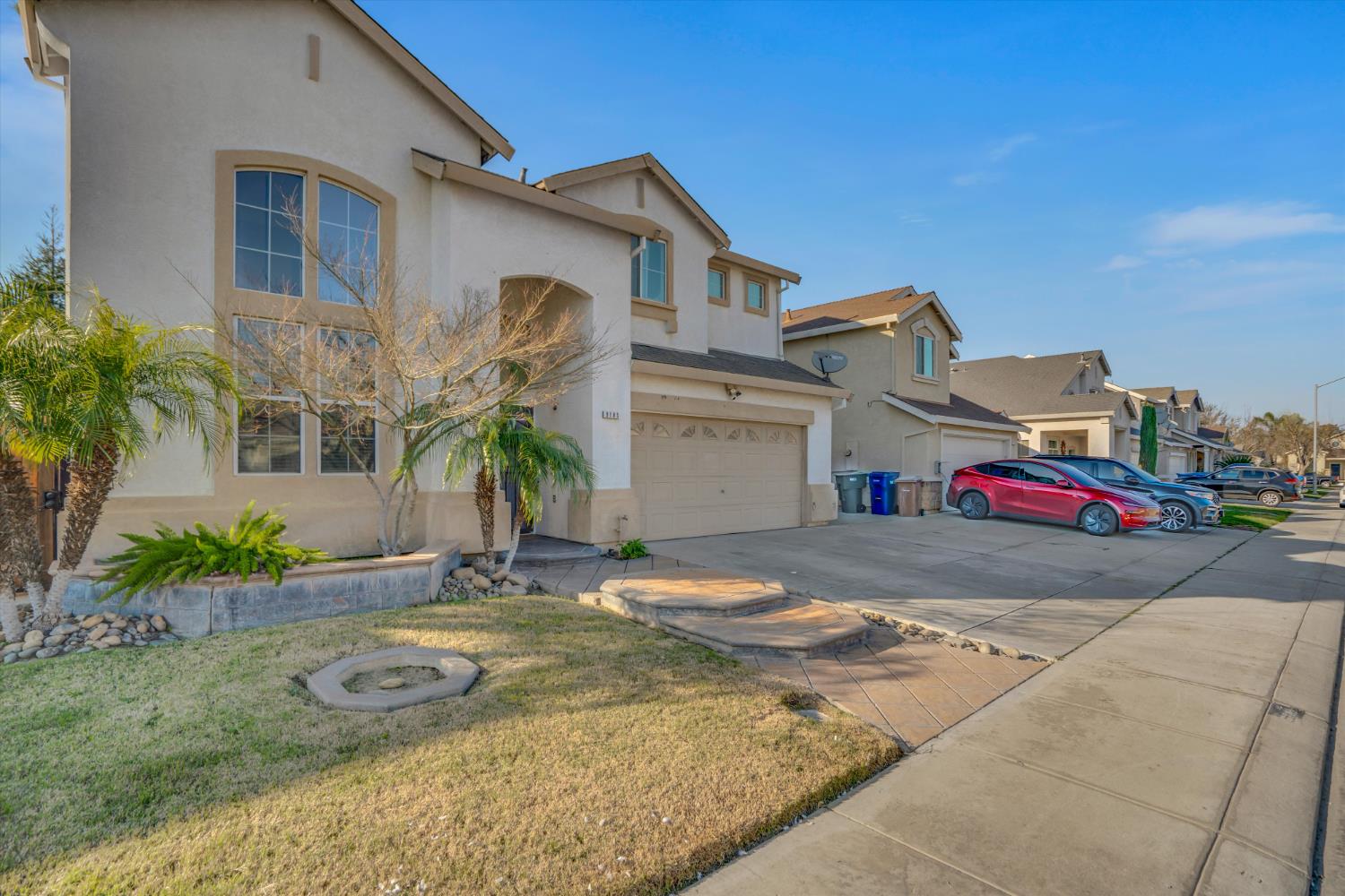 9185 N Rochester Ave, Delhi, CA 95315