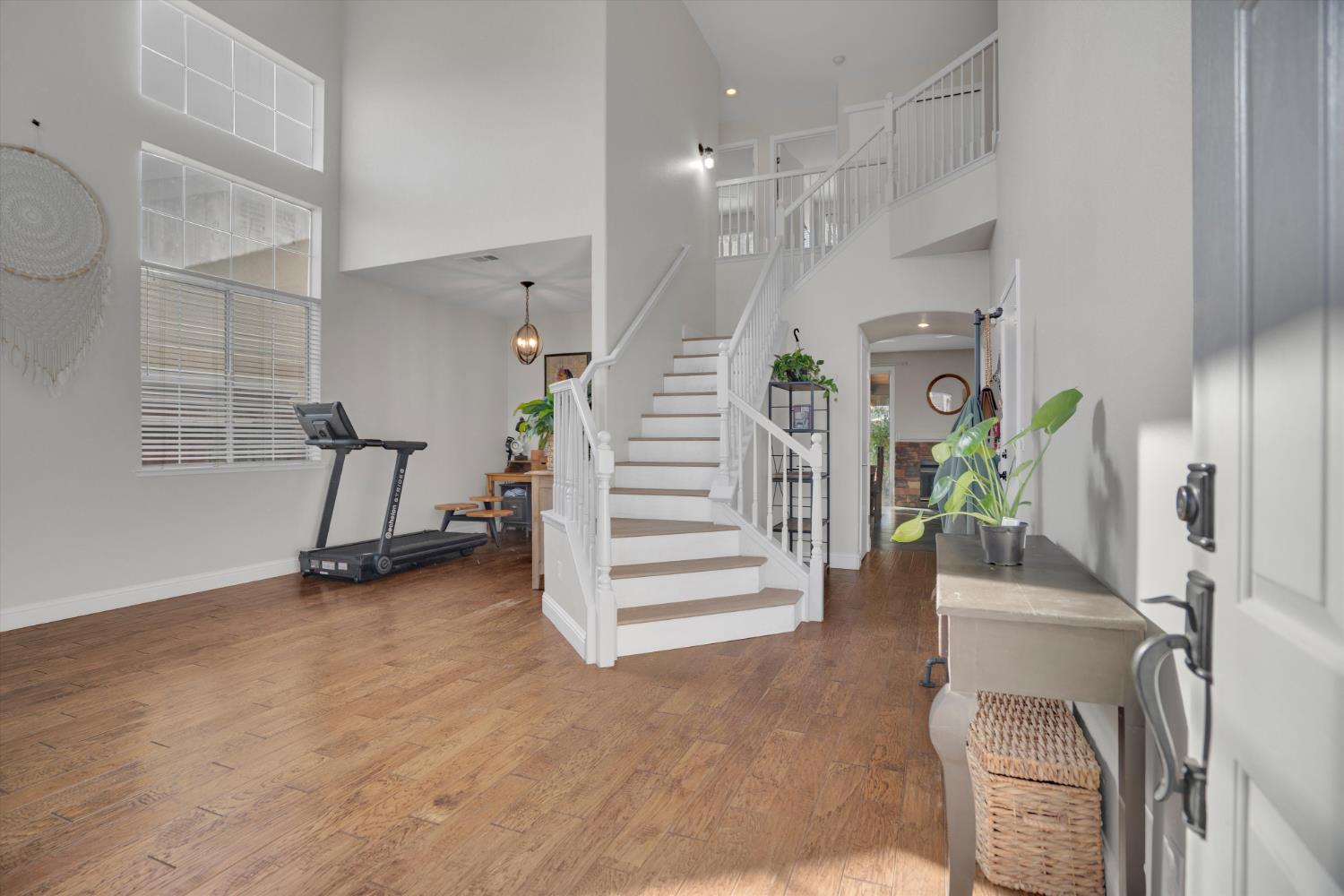 9185 N Rochester Ave, Delhi, CA 95315