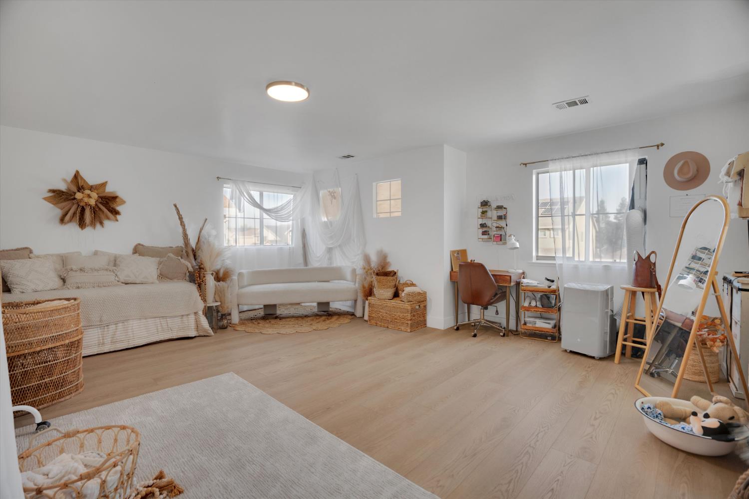 9185 N Rochester Ave, Delhi, CA 95315