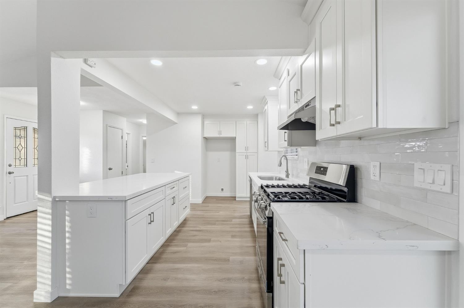 2208 Sunmist Ln, Modesto, CA 95355