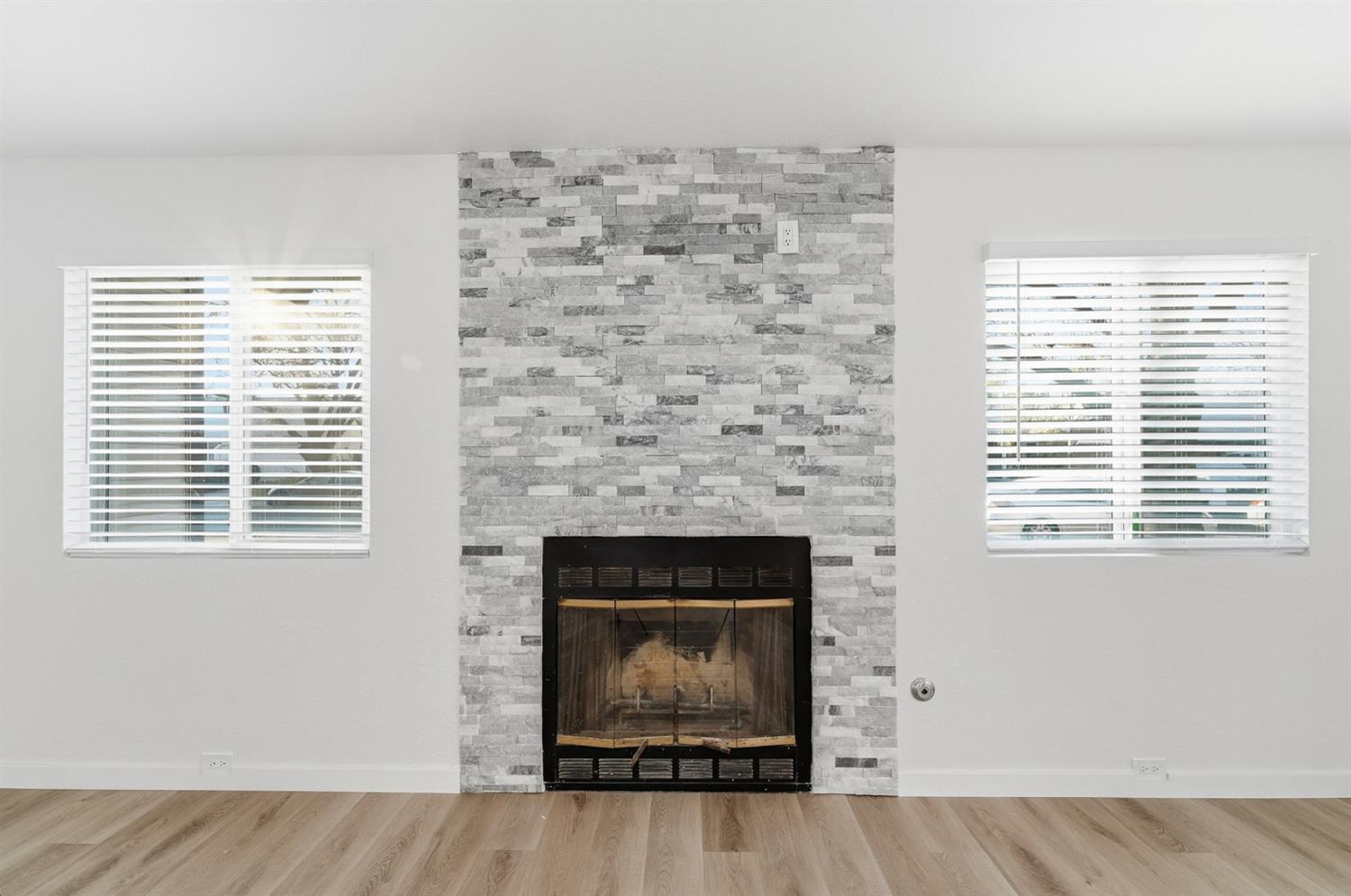 2208 Sunmist Ln, Modesto, CA 95355