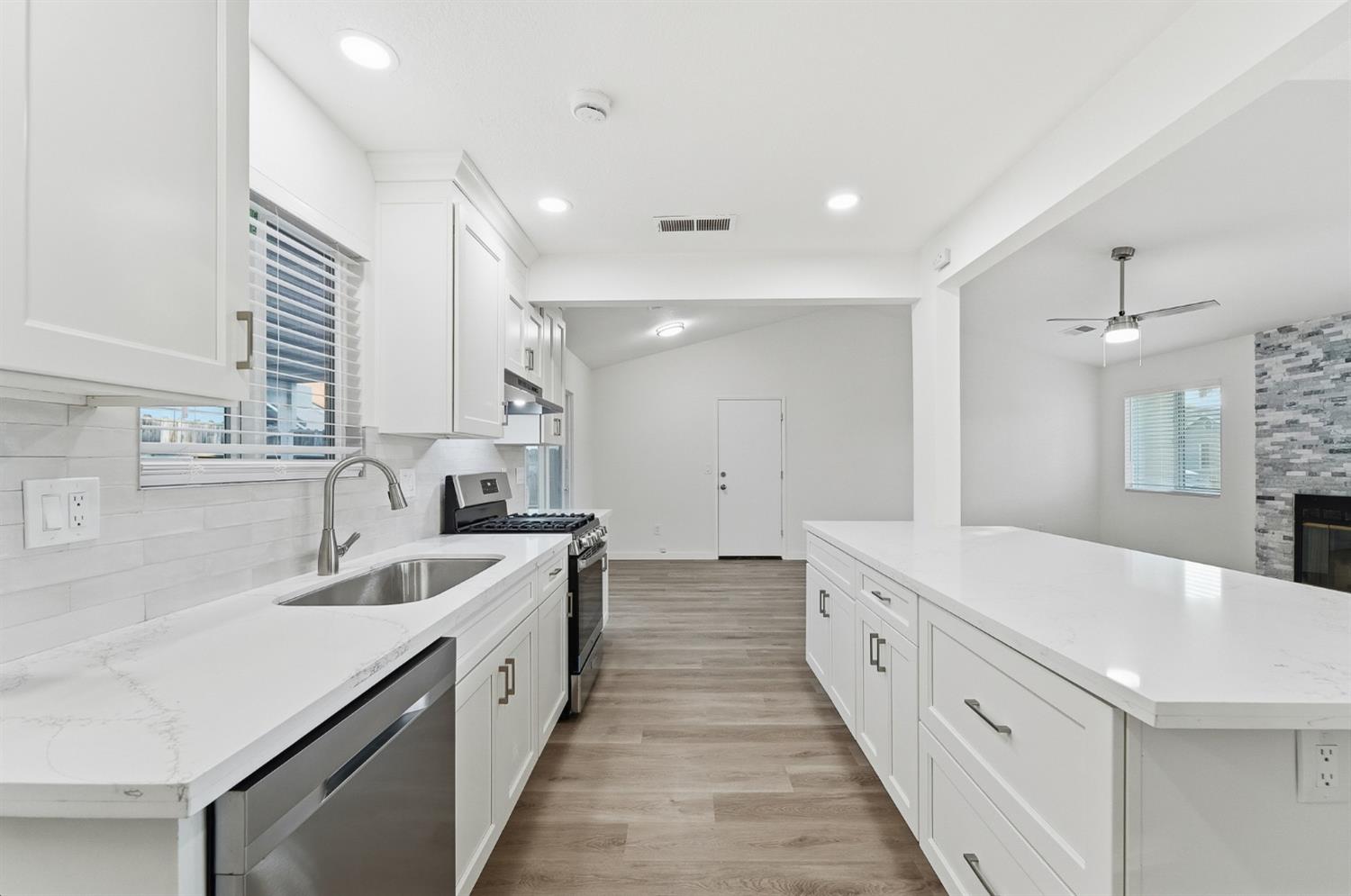 2208 Sunmist Ln, Modesto, CA 95355