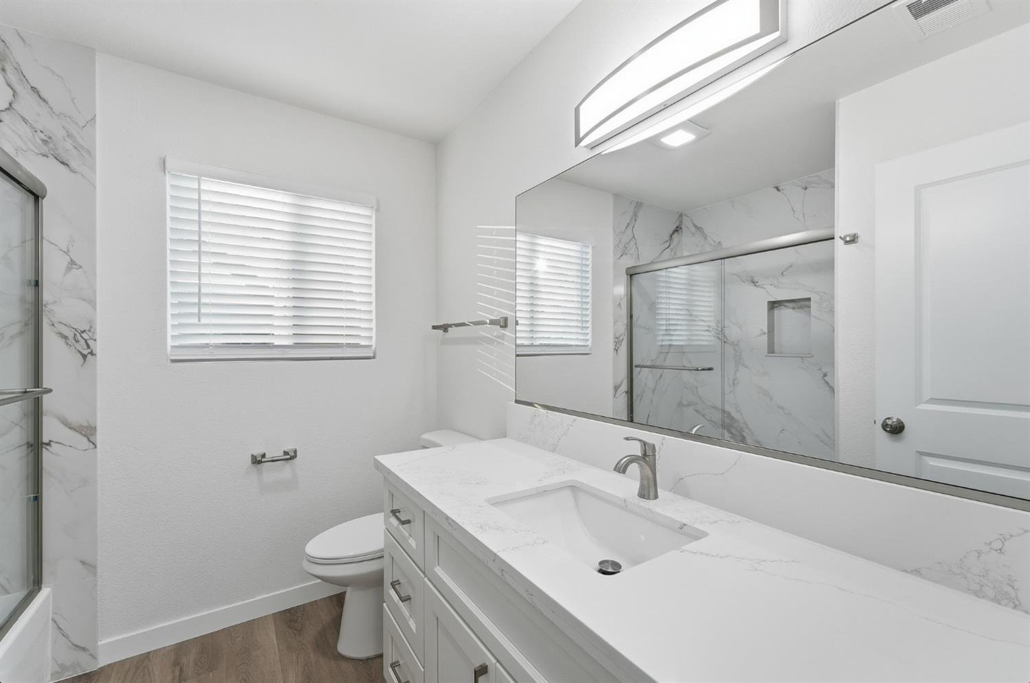 2208 Sunmist Ln, Modesto, CA 95355