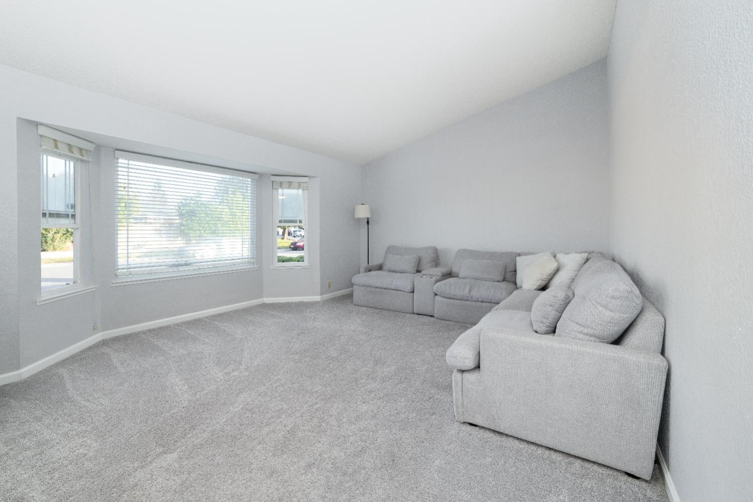 1255 Sweetbrier Pl, Manteca, CA 95336