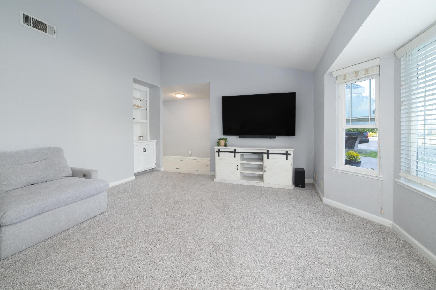 1255 Sweetbrier Pl, Manteca, CA 95336