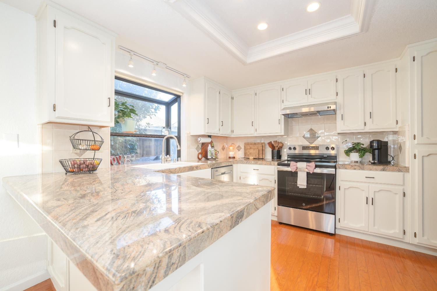 1255 Sweetbrier Pl, Manteca, CA 95336