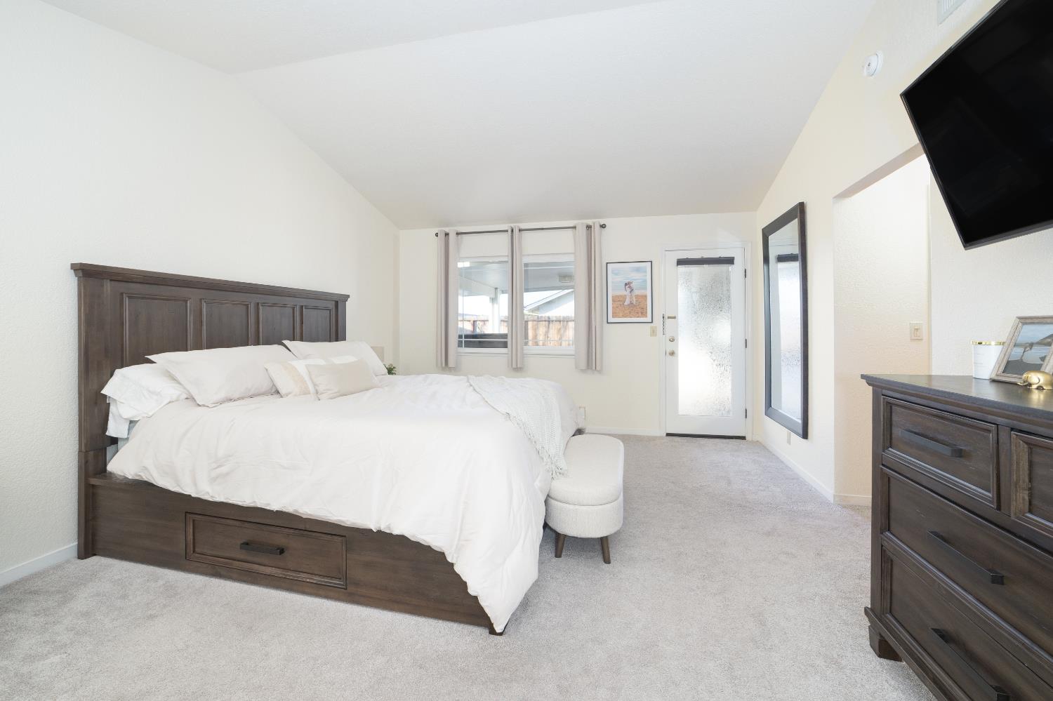 1255 Sweetbrier Pl, Manteca, CA 95336