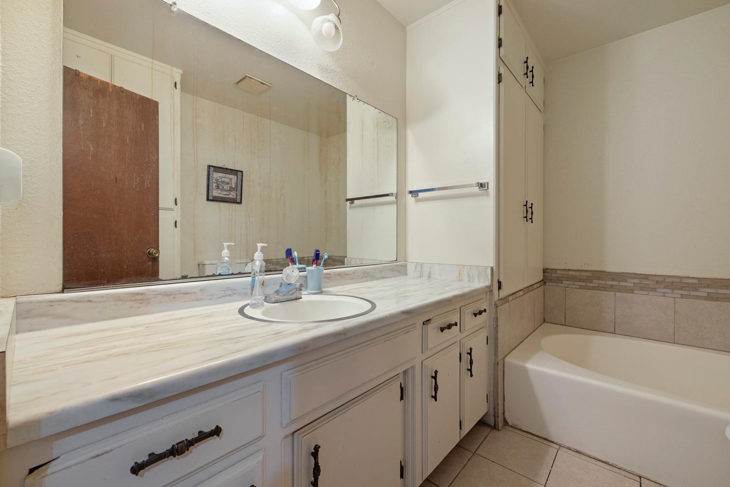 1821 Rose Ave, Ceres, CA 95307