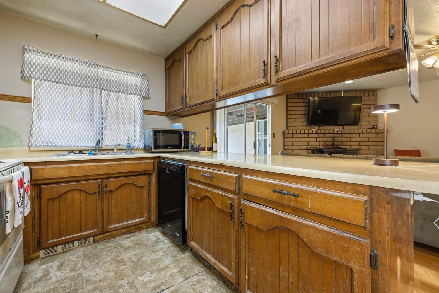 1821 Rose Ave, Ceres, CA 95307