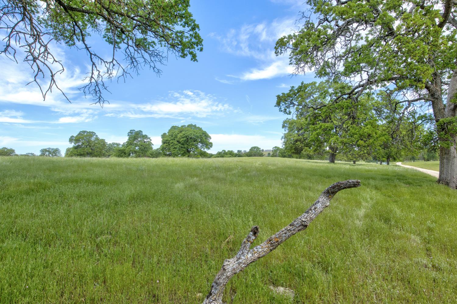 1985 White Rock Rd, Le Grand, CA 95333