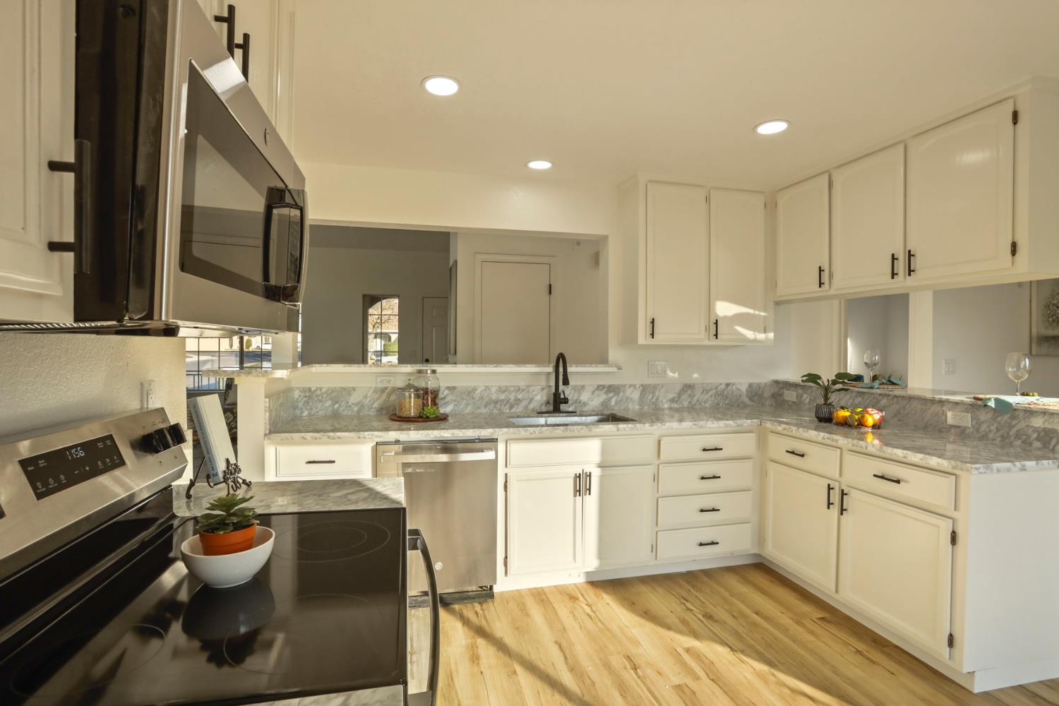 311 Teresa Pl, Manteca, CA 95337