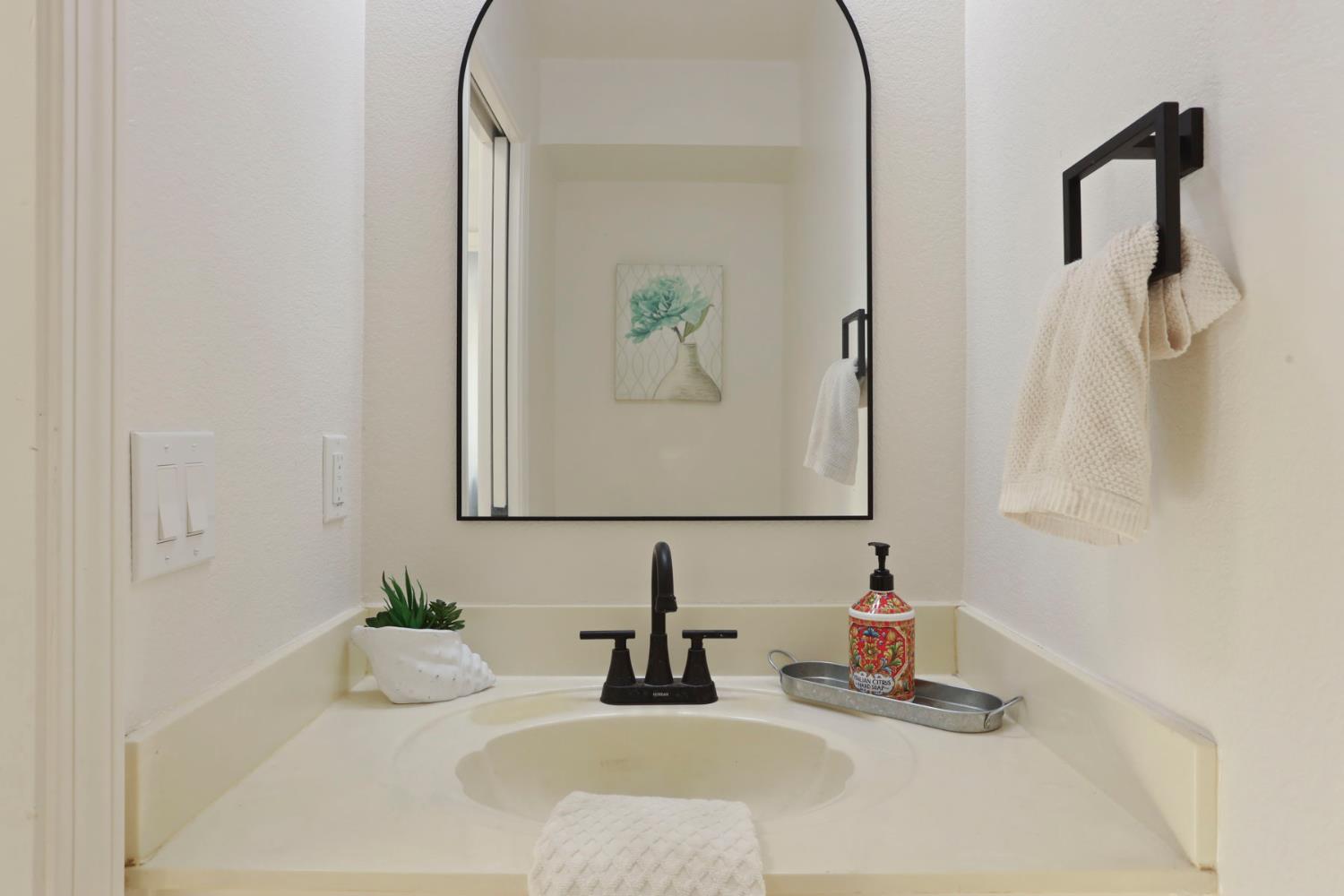 311 Teresa Pl, Manteca, CA 95337