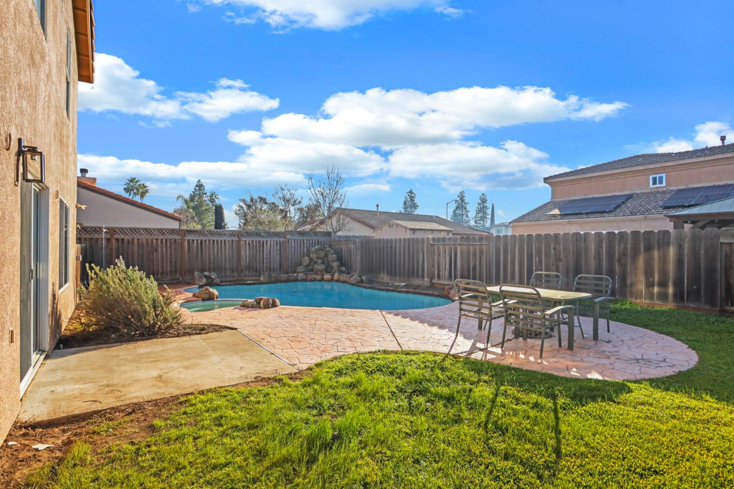 311 Teresa Pl, Manteca, CA 95337