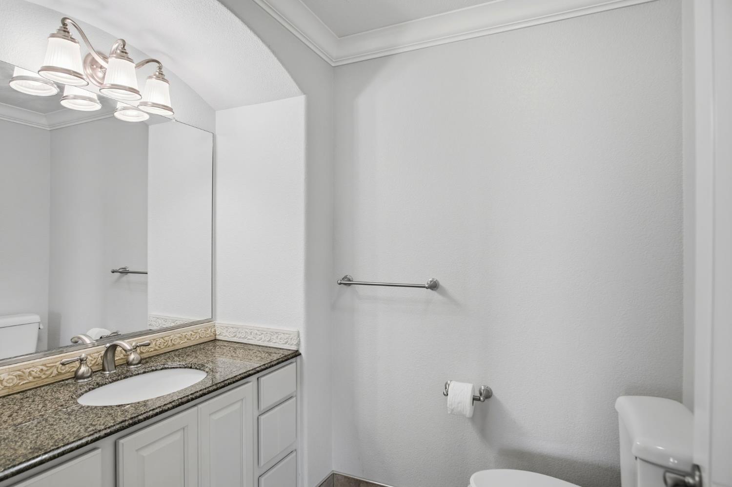 16166 Lawrence Rd, Escalon, CA 95320