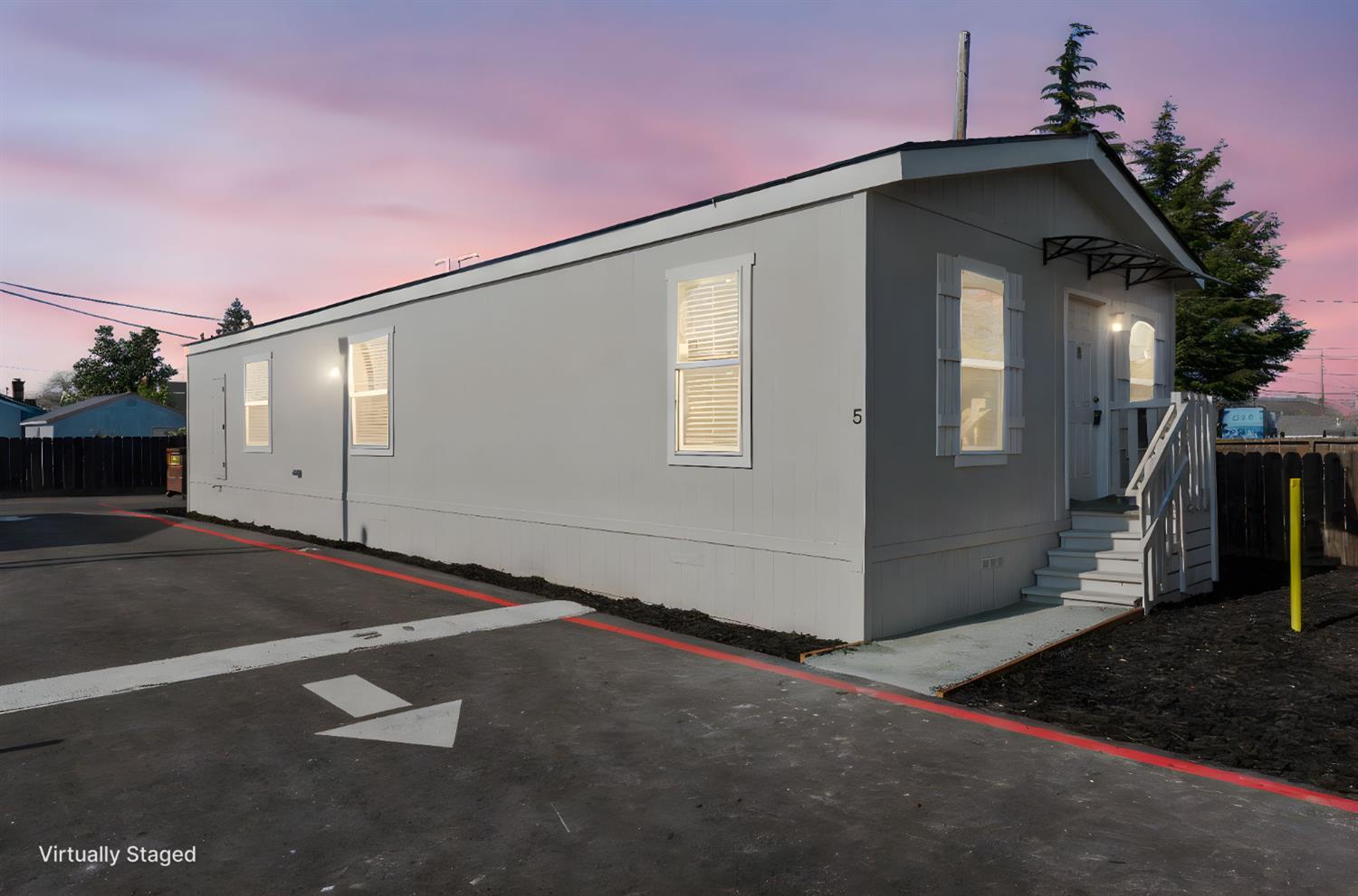 317 Moffat Blvd #5, Manteca, CA 95336