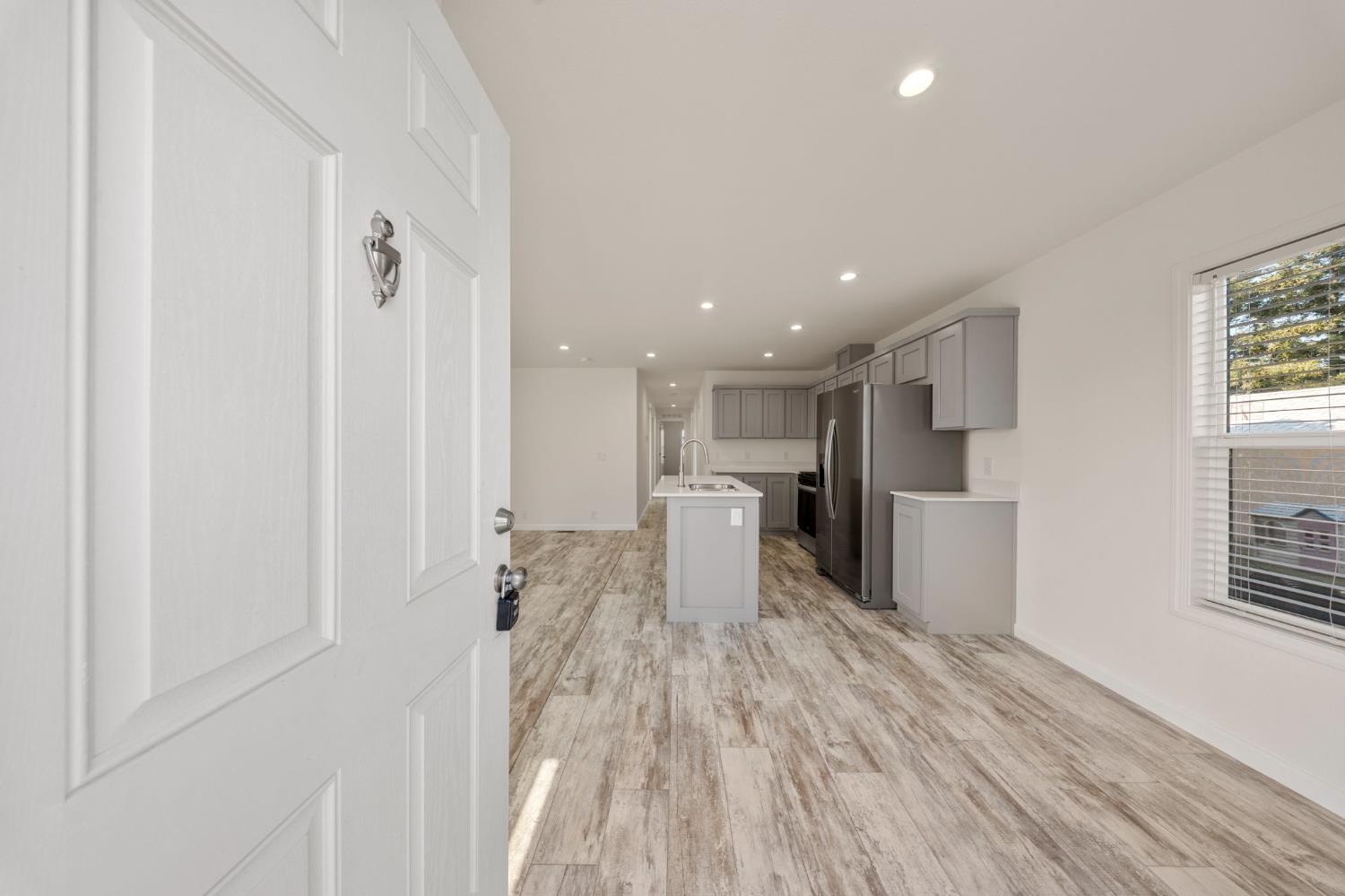 317 Moffat Blvd #5, Manteca, CA 95336