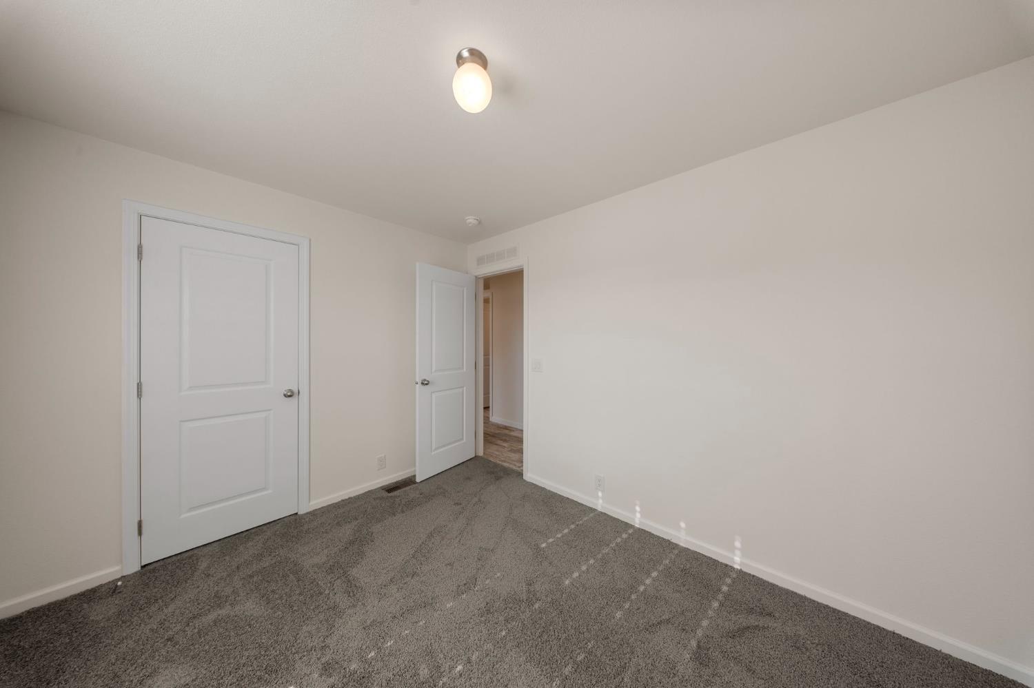 317 Moffat Blvd #5, Manteca, CA 95336